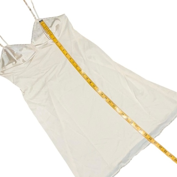 Vintage Vanity Fair Elegant Cream Chemise Slip - Picture 9 of 9